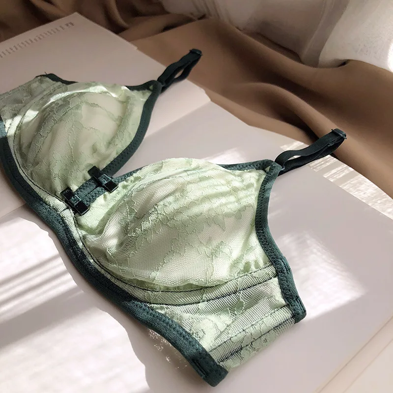 Комплект женского кружевного нижнего белья из бюстгальтера и трусиков|Комплекты