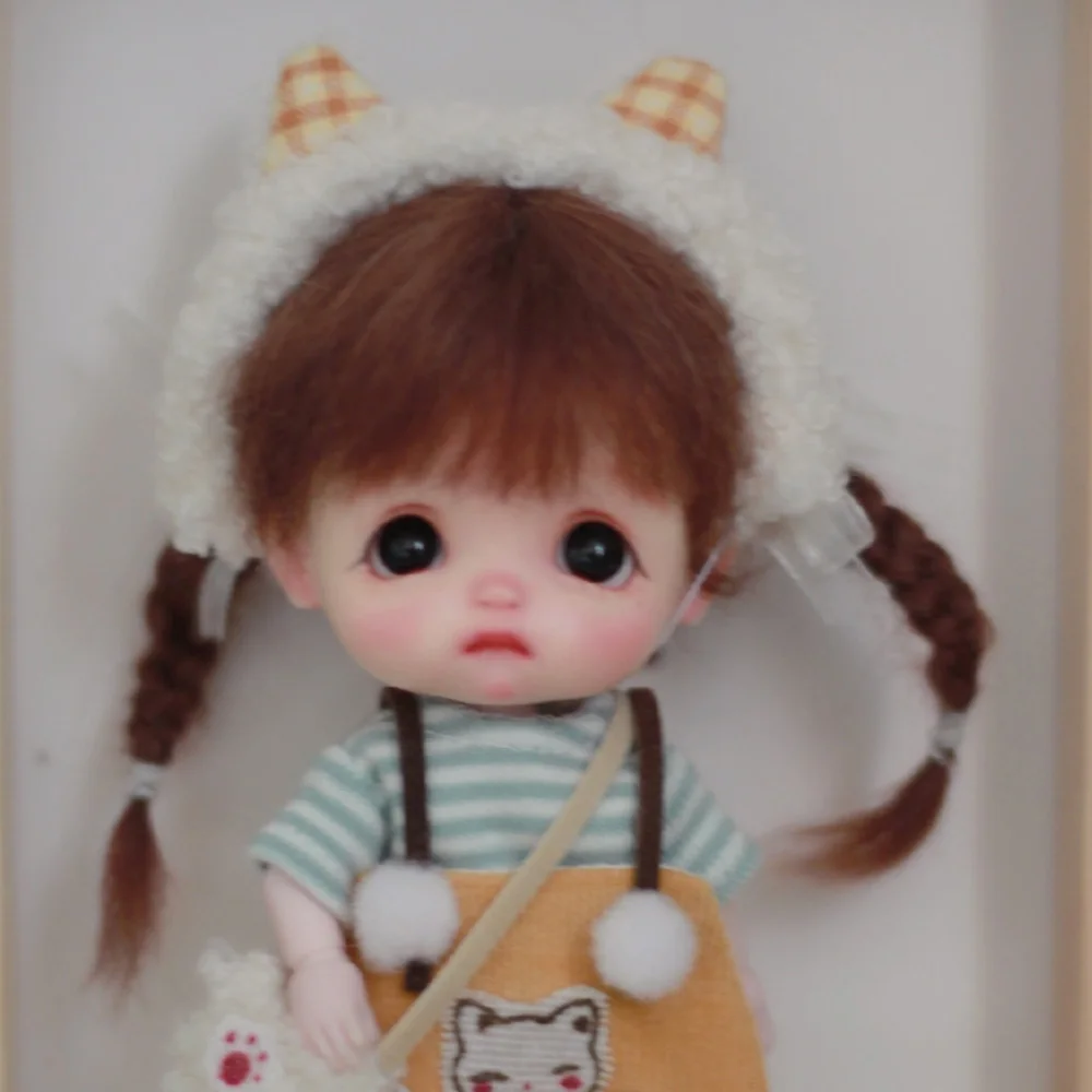 

OB11doll Products include doll head with makeup+OB11 body+eyes+wig+Hairband + top + suspenders + socks 6.30.15