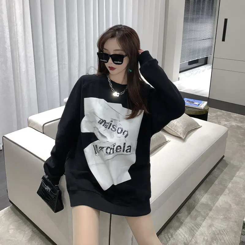 2021 Black and White contrast color letter pullover Fashion cotton long-sleeved pullover Harajuku OVERSIZE Korean version