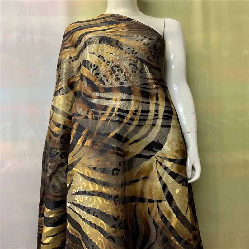 

Горячая Распродажа африканская мягкая шелковая ткань для одежды, аккуратный принт на материале с швейцарской вуальной кружевом 5 ярдов LXE