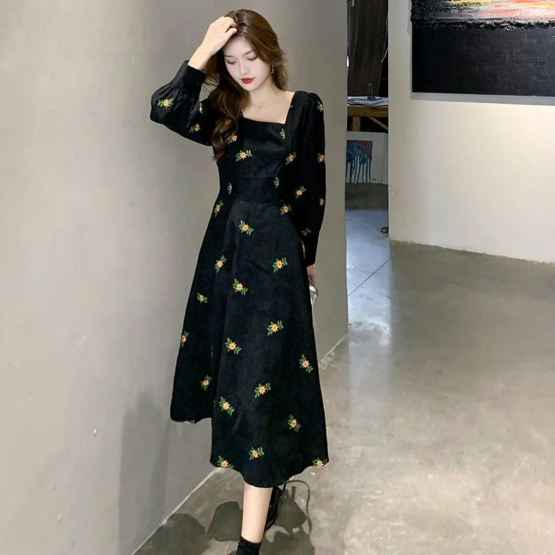 

Autumn and Winter New Korean Style Slimming Elegant Corduroy Embroidered Dress.Kio