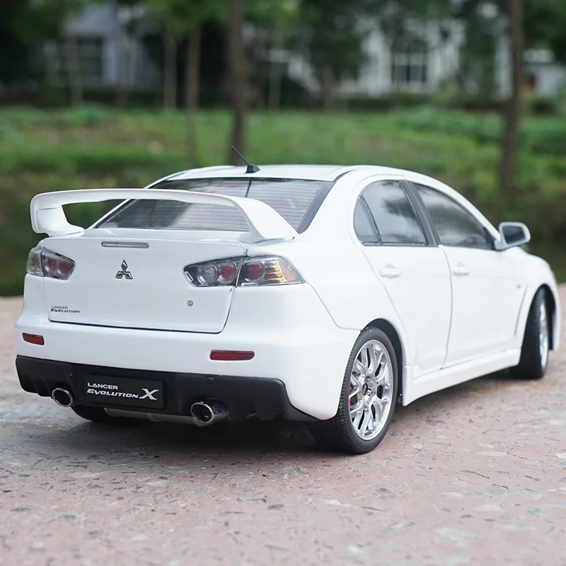 Новинка 1/18 Mitsubishi Lancer EVO X 10 левый и правый руль литой металлический автомобиль