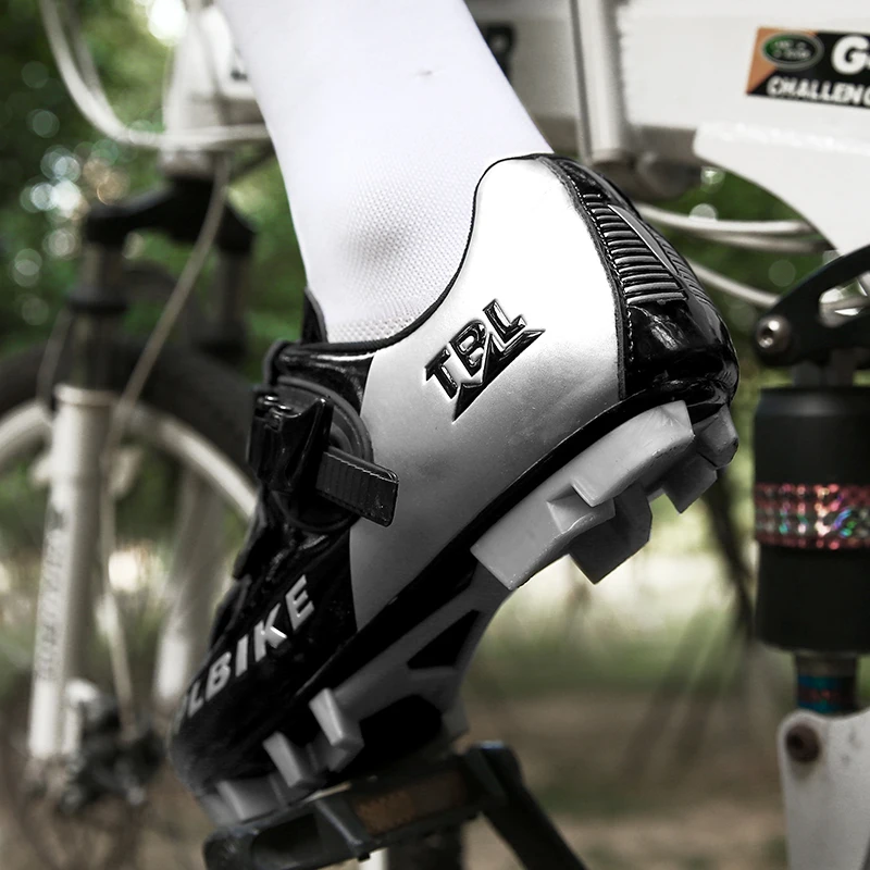 

Unisex Ultralight Self-Locking Cycling Shoes MTB Professional Cleat Shoes SPD Pedal Racing Road Bike Flat Shoes Bicycle Sneakers