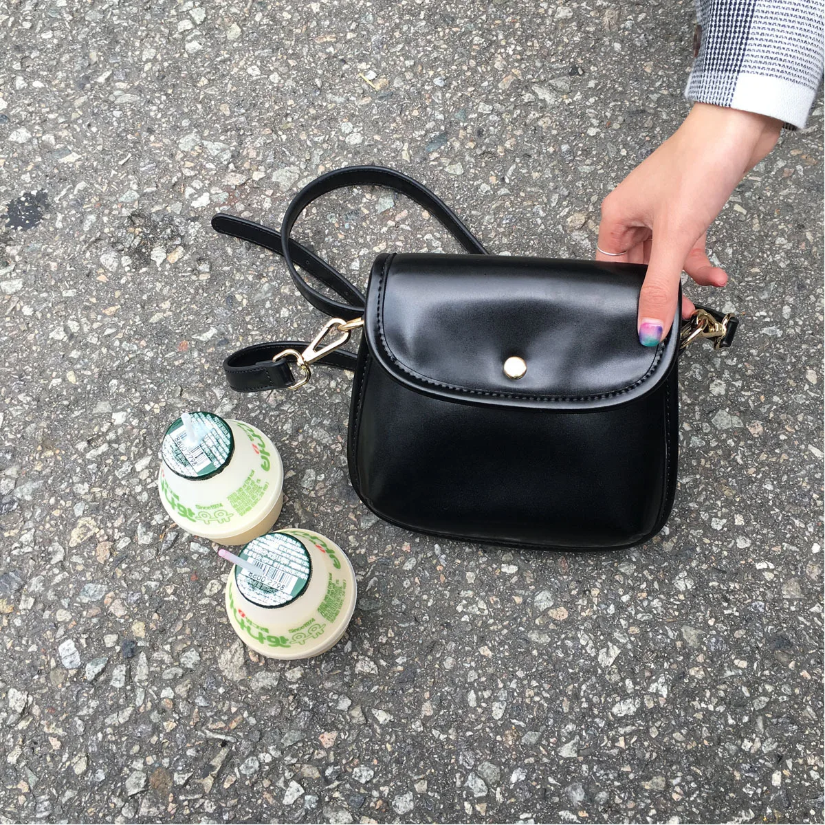 

2020 new autumn and winter literary retro small square bag wild one-shoulder messenger simple solid color female bag small bag