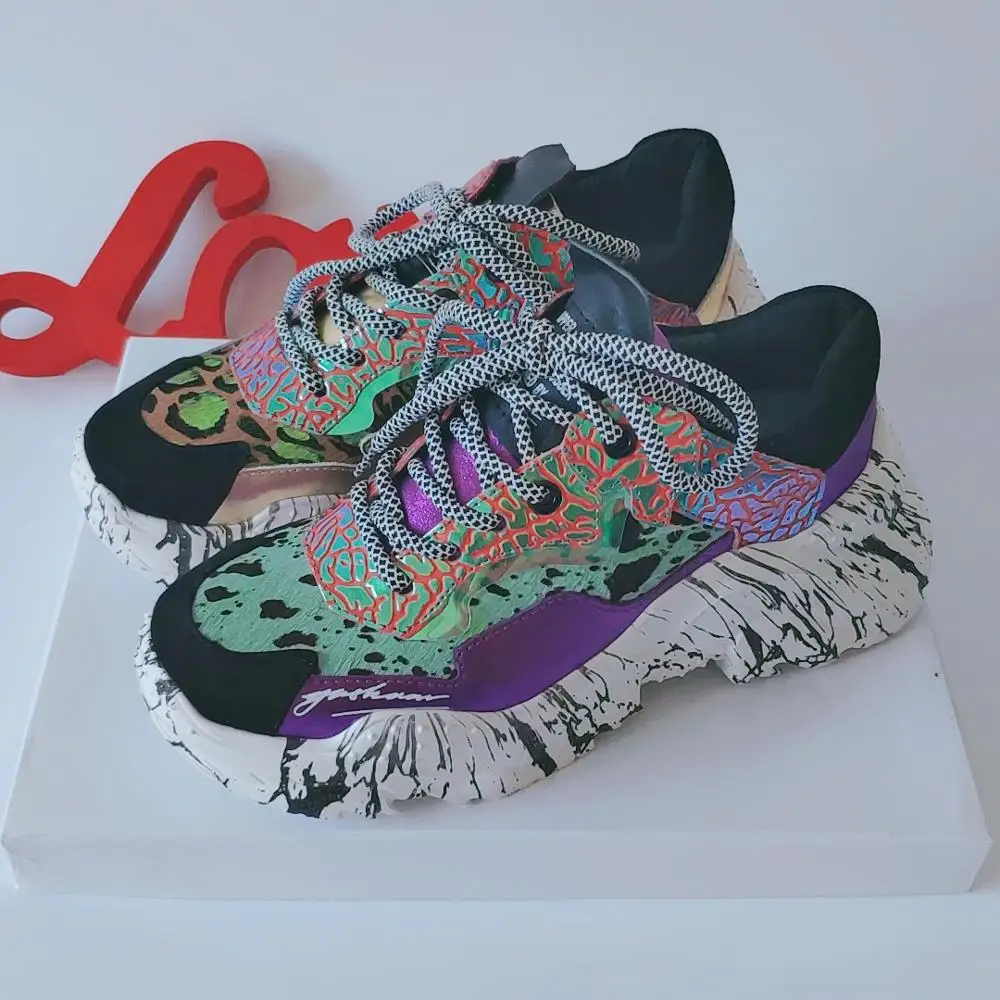 Женские кроссовки на платформе камуфляжные из искусственной кожи плоской