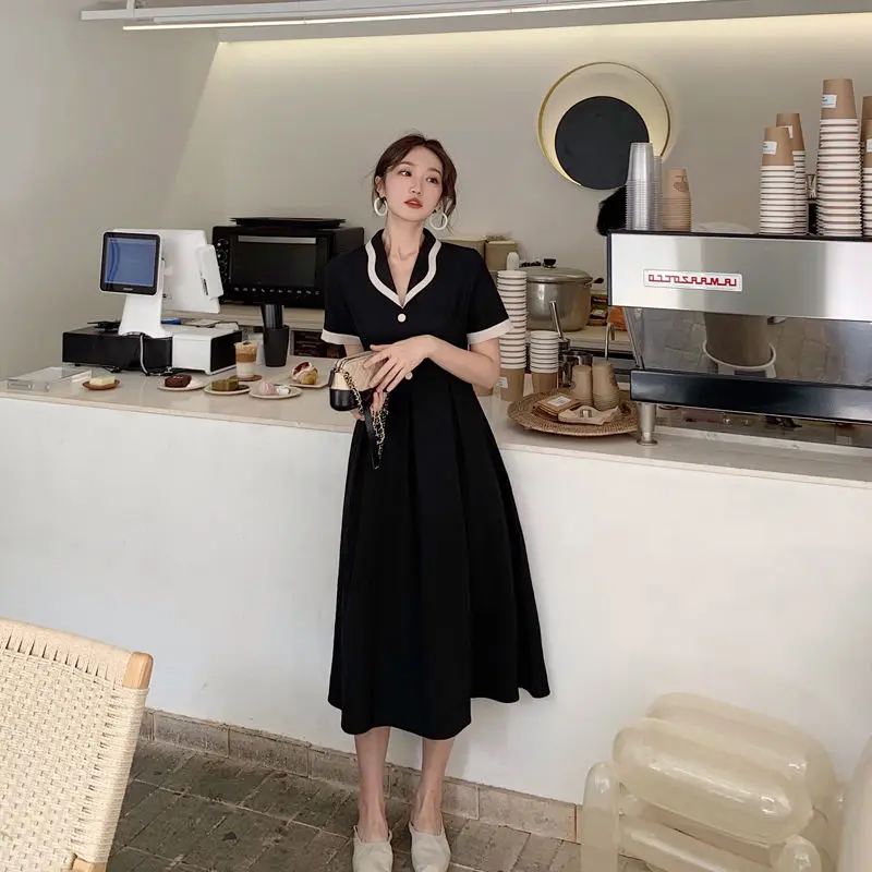 Женское платье средней длины на пуговицах элегантное красивое однотонное с