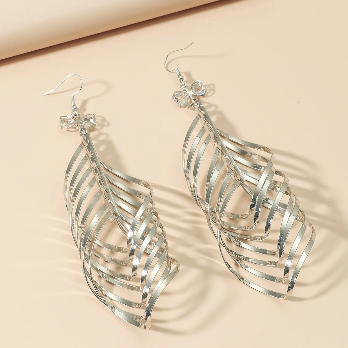 

New Fashion Long Earrings for Women Party Wedding Earrings High Quality Statement on earrings for women Wedding Party Gift