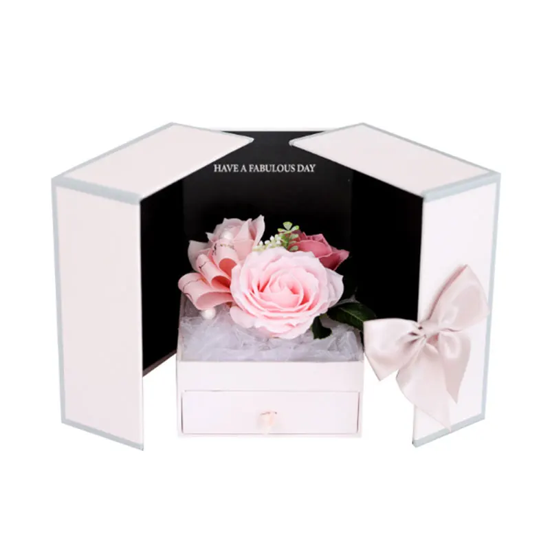Подарок на День святого Валентина для девочек Подарочная коробка с розой
