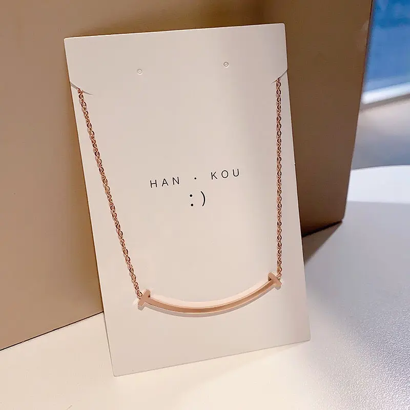

Titanium Steel Rose Gold Golden Smile Necklace Female Pendant French Light Luxury Simple Ladies Smile Necklace
