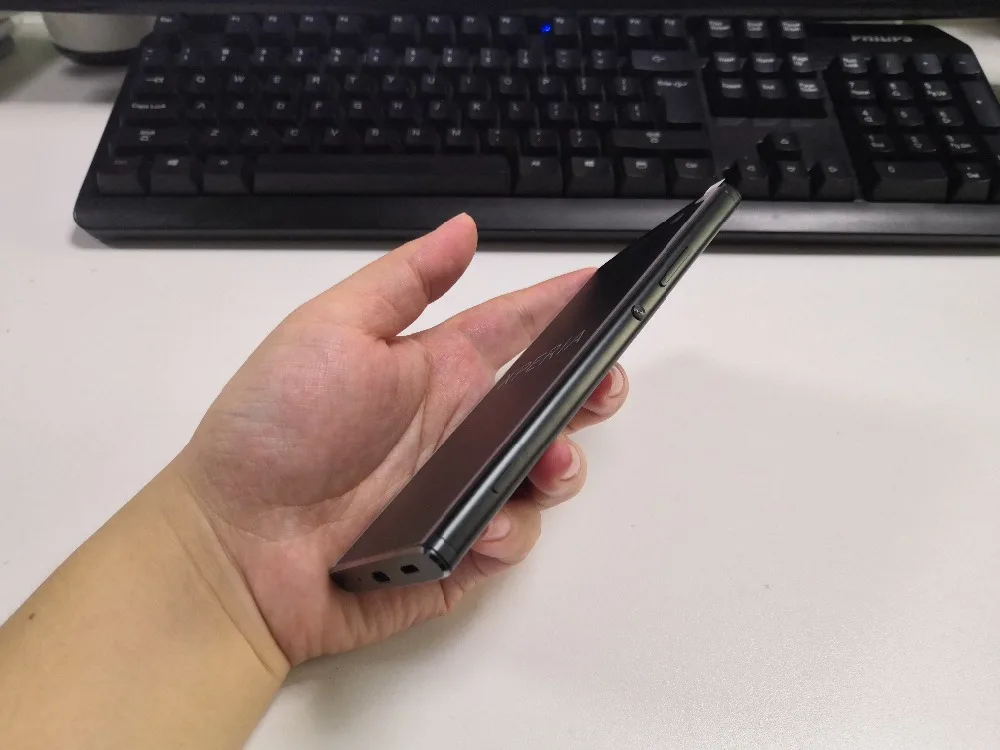 Разблокированный мобильный телефон Sony Xperia XA2, четыре ядра, 5,2 дюймов, 3 ГБ ОЗУ, 32 Гб ПЗУ, камера 23 МП, LTE 1080 P, две sim-карты
