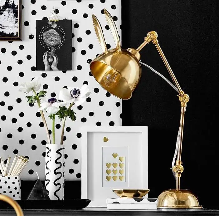 Постмодерн золотой кролик Скандинавский дизайн железная настольная лампа