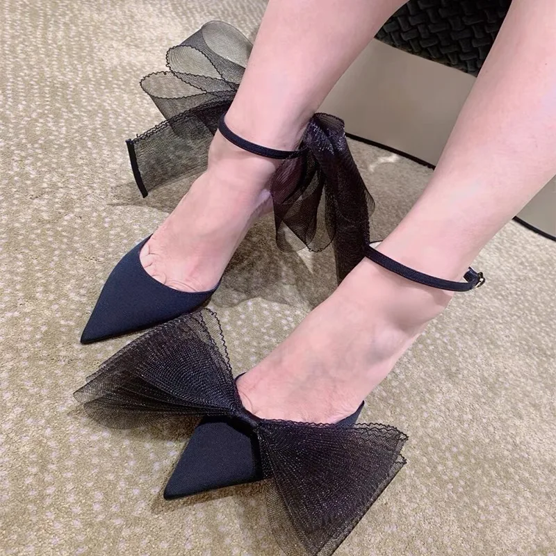 Сандалии женские с острым носком тканевые туфли бантом на шпильке тапочки