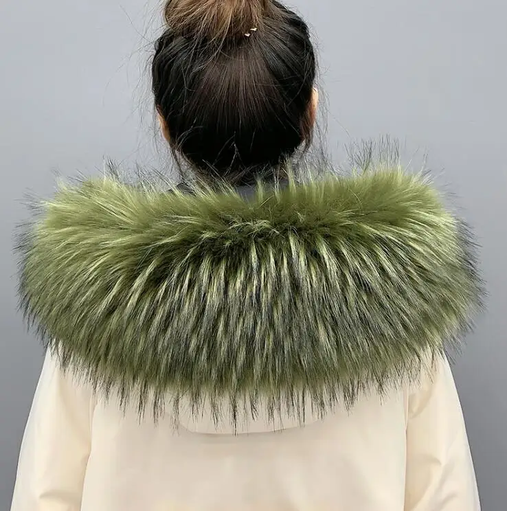 Женский большой шарф из искусственного меха теплый зимний с капюшоном и меховым