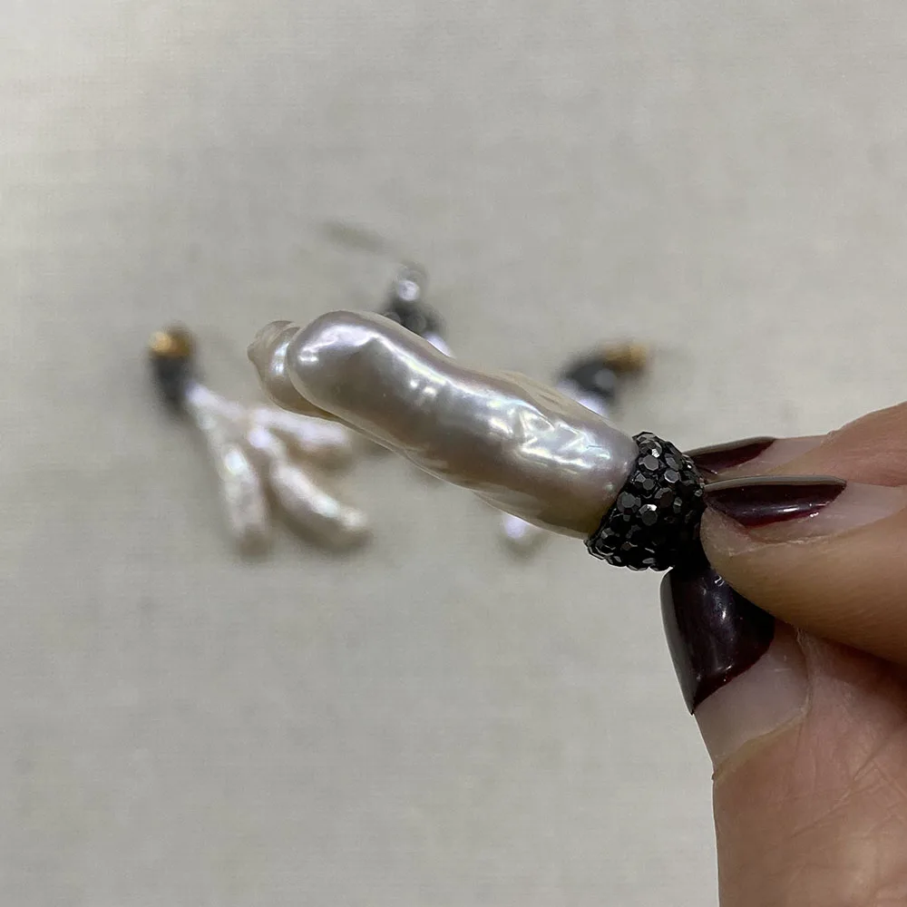 

Pendant Jewelry Making Accessories DIY Handmade Fashionable Necklace Earrings Chicken Claw Shaped Freshwater Pearl Pendant