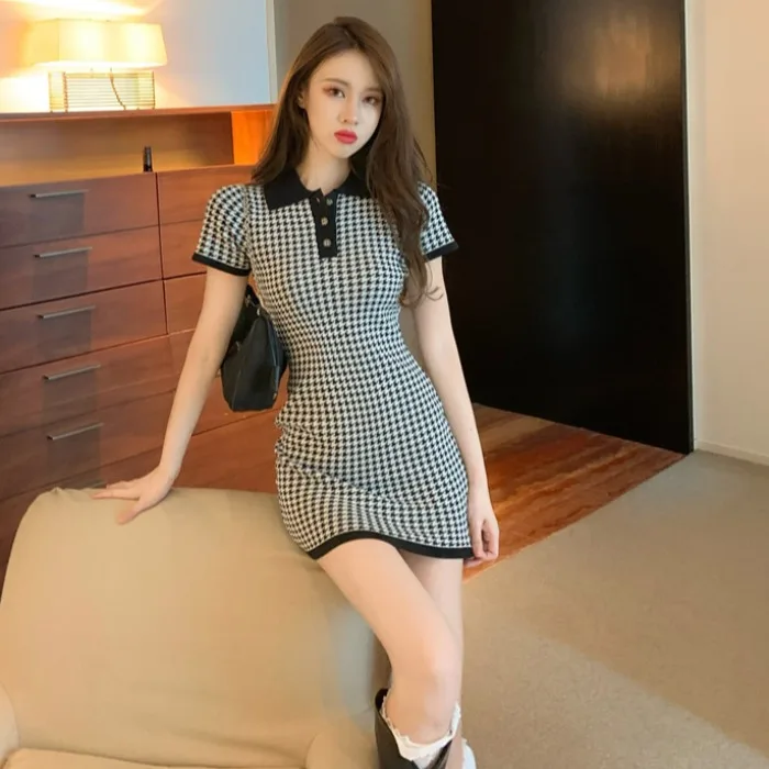 

2021 Summer New Hong Kong Style Retro Polo Collar Plaid Hip Skirt Sexy Slim-Fit Short-Sleeved Knitted Dress for Women