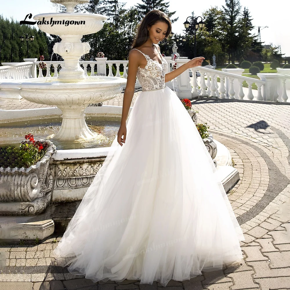 

Платье женское ТРАПЕЦИЕВИДНОЕ с V-образным вырезом и открытой спиной