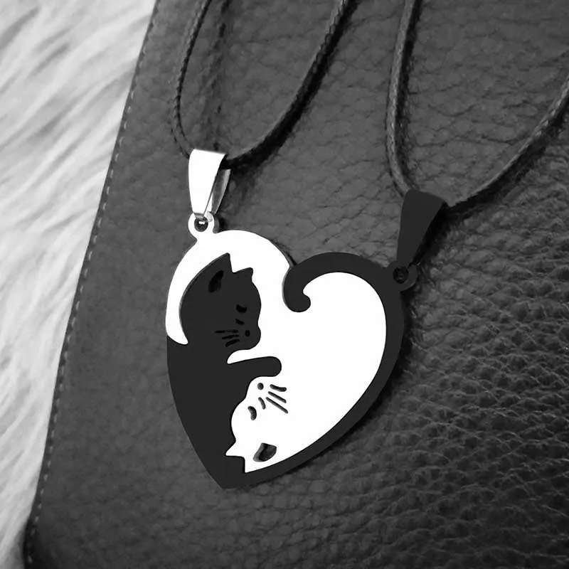

Animal Pendant Black White Cat Stitching Necklace Simple Friendship Gift Heart Shape Gold White Cat Cute Couple Jewelry Necklace