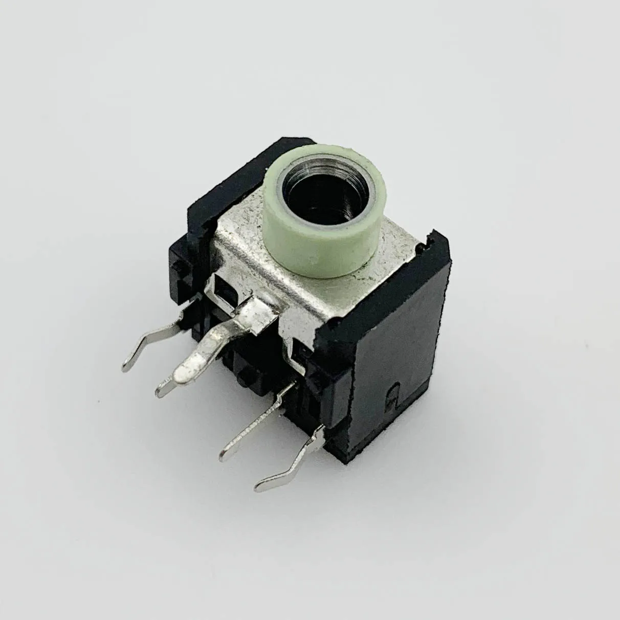 PJ306 LIGHT GREEN 3.5mm 5IN AUDIO SOCKET HEADPHONE CONNECTOR TWOCHANNEL PC PJ-306 | Обустройство дома