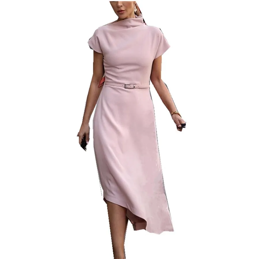 Женское платье футляр розовое облегающее Повседневное с высоким воротом офисное