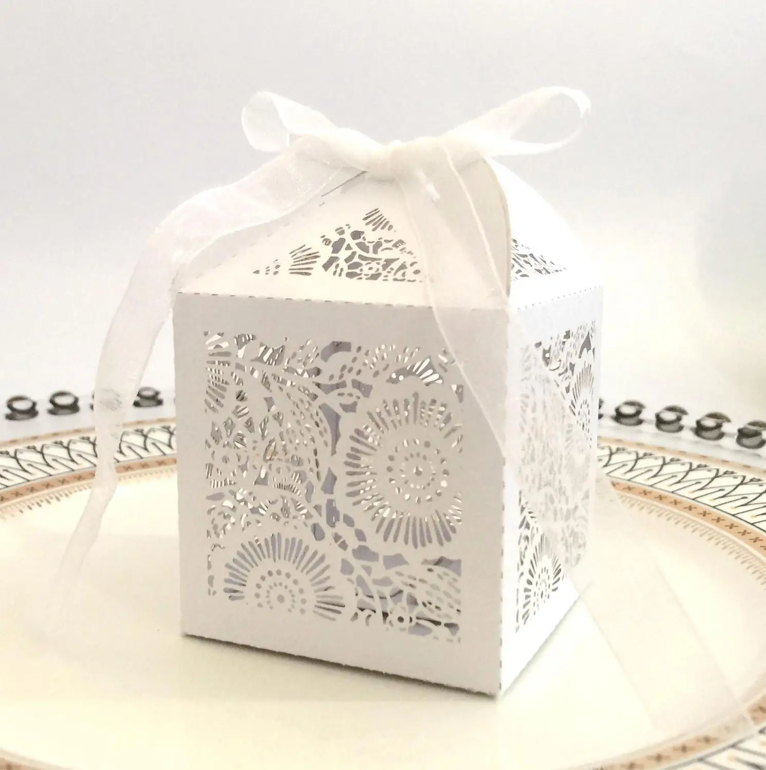 50 шт. Цветочная лазерная резка полый крест коробка для конфет Свадебная
