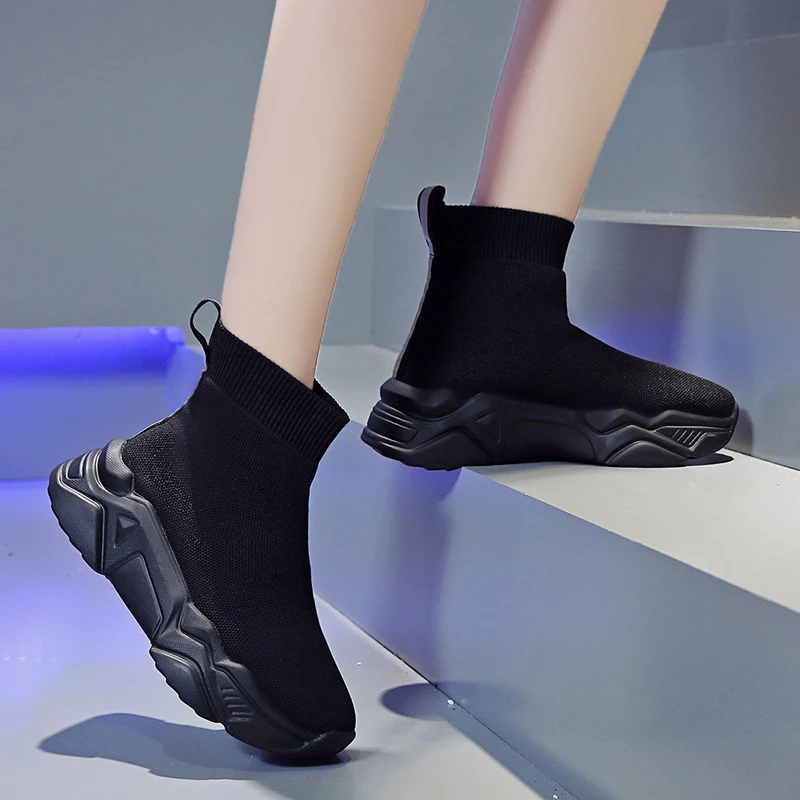 Трикотажные кроссовки с эластичным носком женская повседневная обувь черные