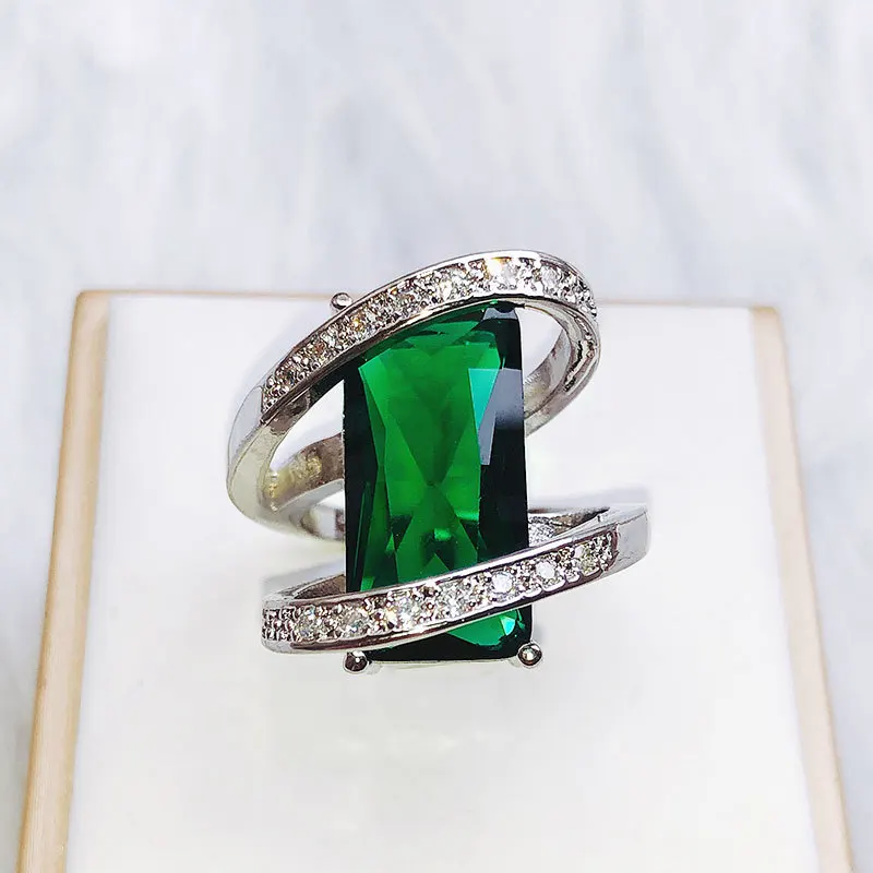 

Fashion Rectangular Green Zircon Ring Noble and Elegant Women's Jewelry Send Mom Mother's Day Gift Free Shipping