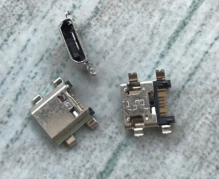 Оригинальный зарядный порт usb 100 шт./лот для samsung ACE 3 S7270 I8162 G530 S6812 S7582 G350 G313 G5310 |