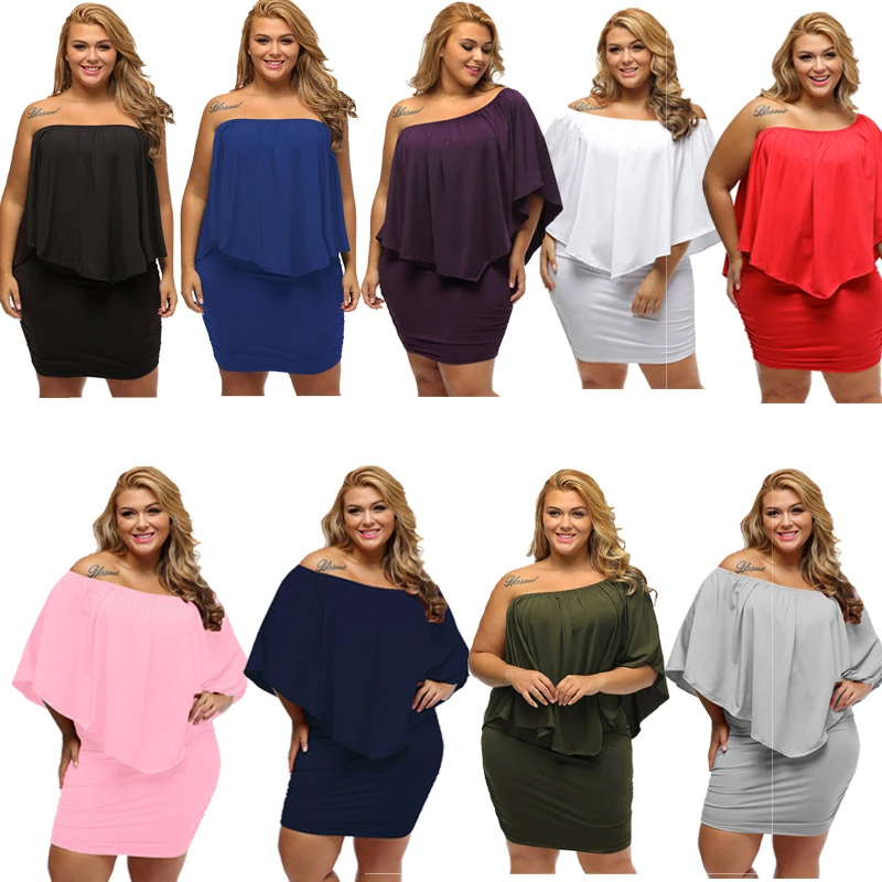 Женское облегающее мини платье без бретелек с вырезом лодочкой и оборками