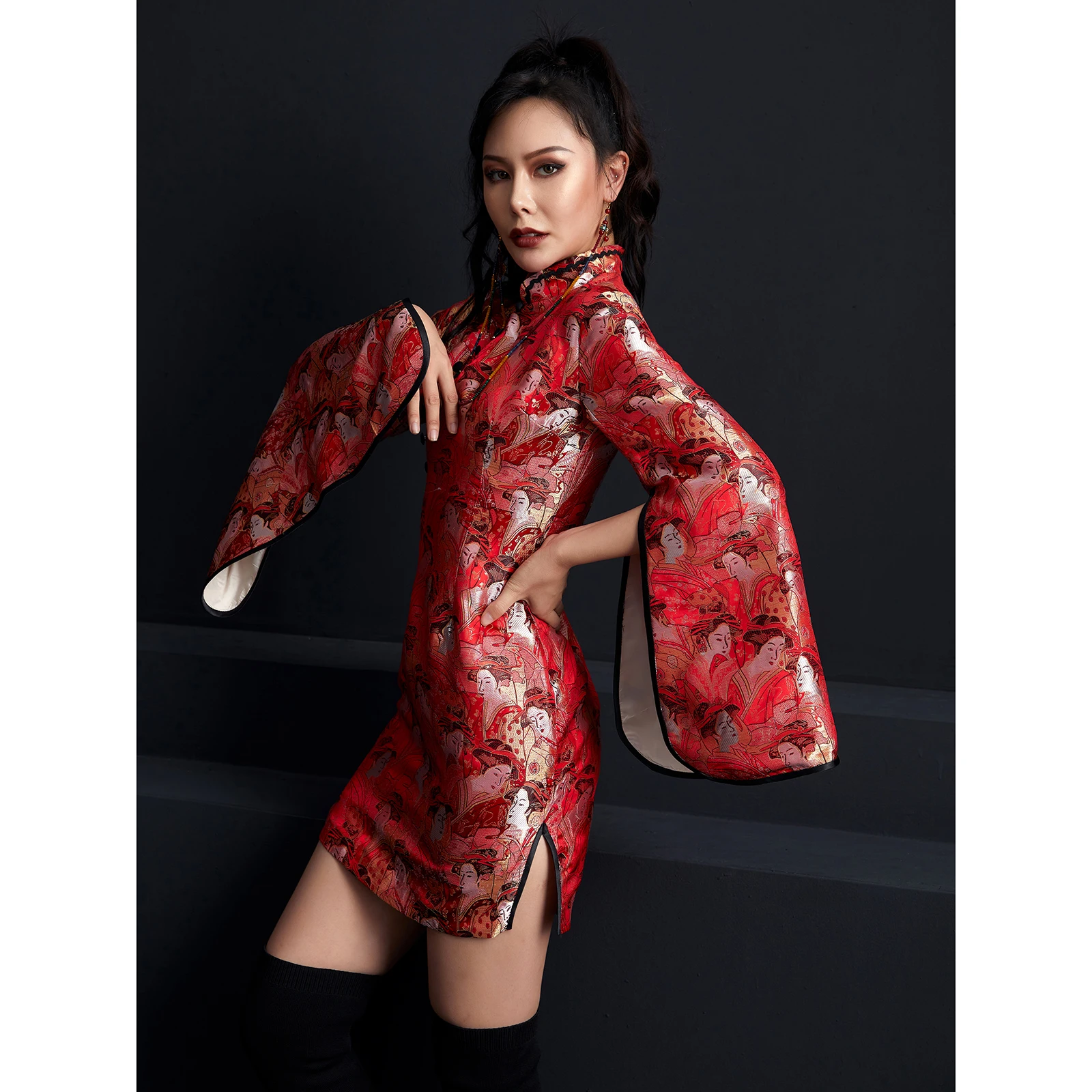 

/ 2020. Original design and FengRi jacquard broadly improved short sleeve cultivate morality short tangzhuang qipao