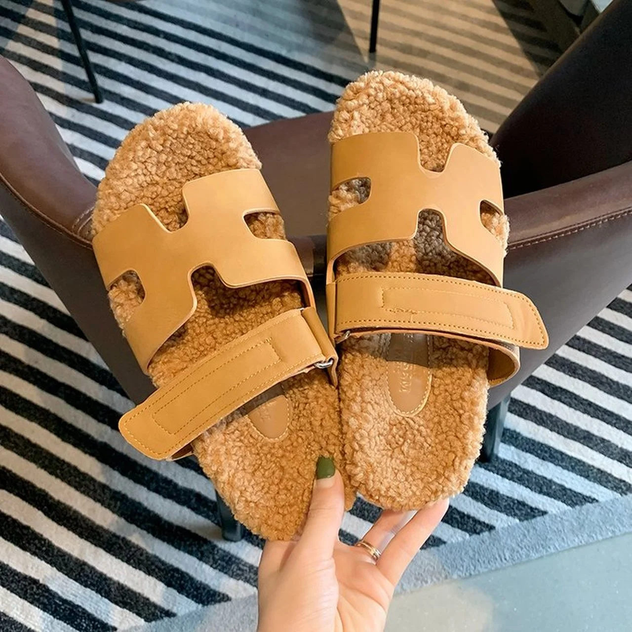 

Женские туфли из нубука и кожи, на плоской подошве