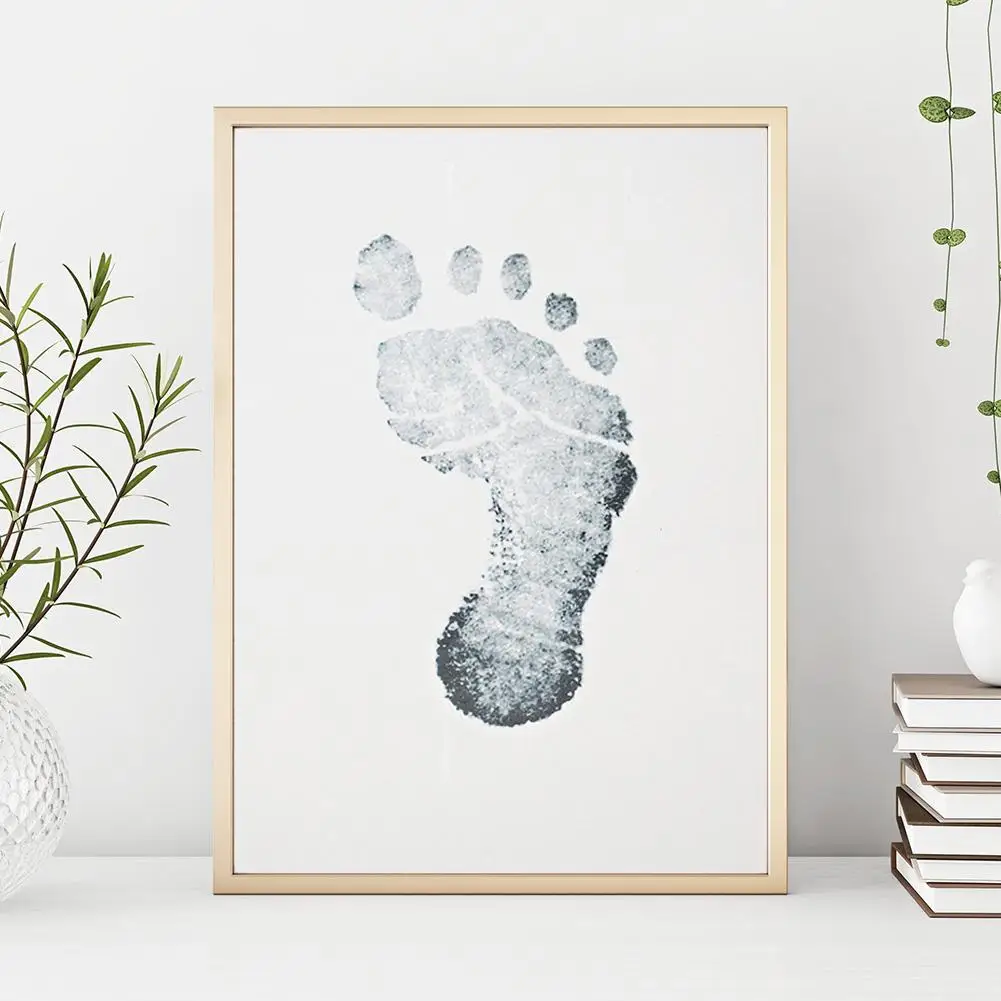 

Newborn Baby Handprint Footprint Makers Fashion Exquisite Beautiful Appearance Clean-touch Ink Pad with Print Paper