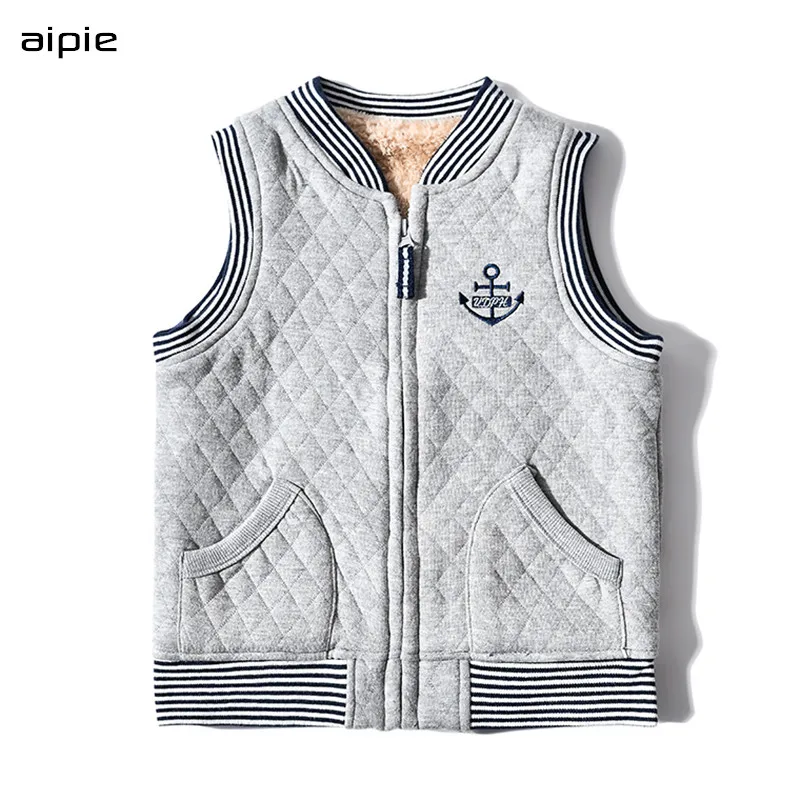 Новинка осенне зимние детские жилеты теплые и удобные для мальчиков с начесом