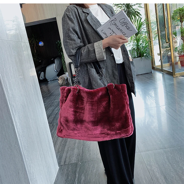 Original Brand Autumn And Winter Plush Shoulder Bag& Large Capacity Chain Tote Bag Width 49cm High 31cm Thickness 13cm
