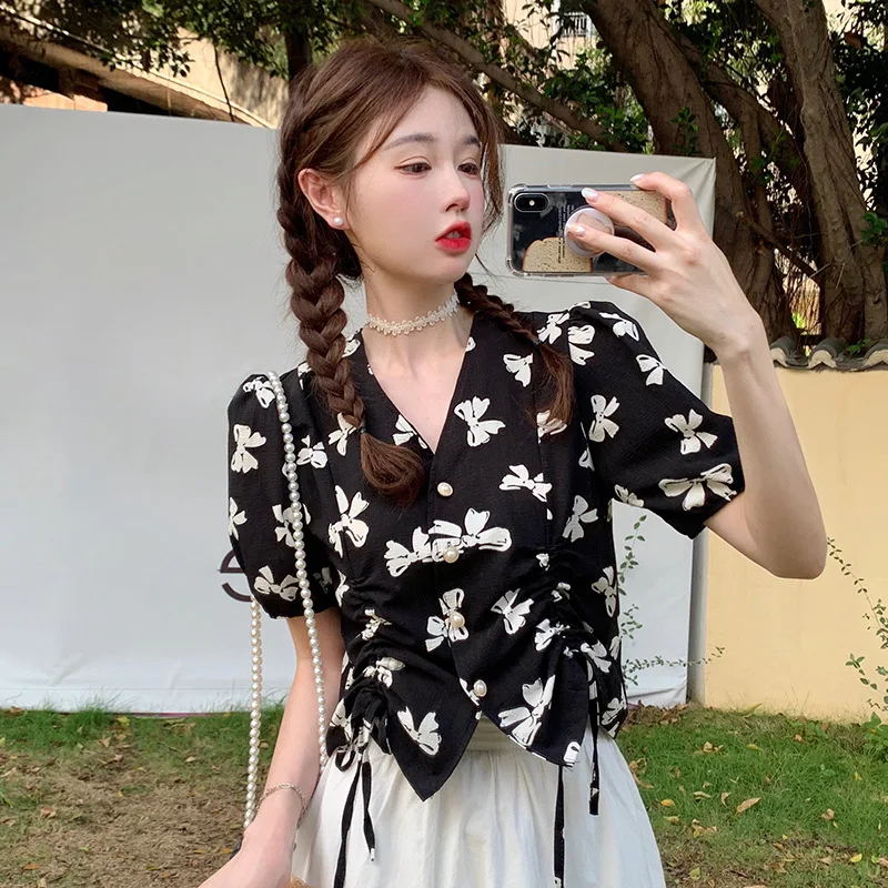 

Япония в Корейском стиле Стиль летняя блуза Т-образной формы, блуза для женщин модный топ с коротким рукавом и v-образным вырезом, повседневн...