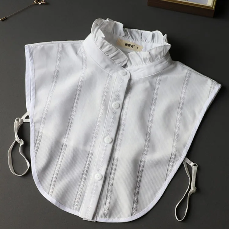 Женская блуза со съемным воротником-стойкой с оборками |