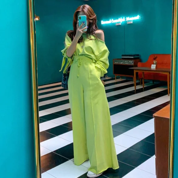 2020 Ladies Outfit Tracksuits Movement Sexy slash neck short tops + Wide-legged pants Women Pant 2 Piece Set AQ149 | Женская одежда