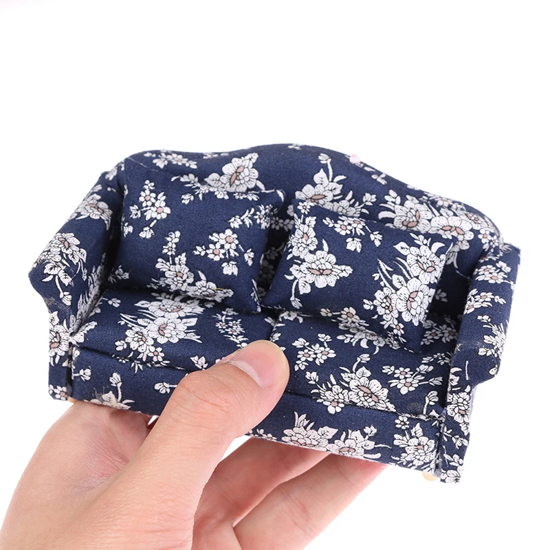 

1:12 Scale Dollhouse Furniture Accessories Wooden Blue Rag Flower Sofa Cushion Model For Doll House Decor Kids Toys