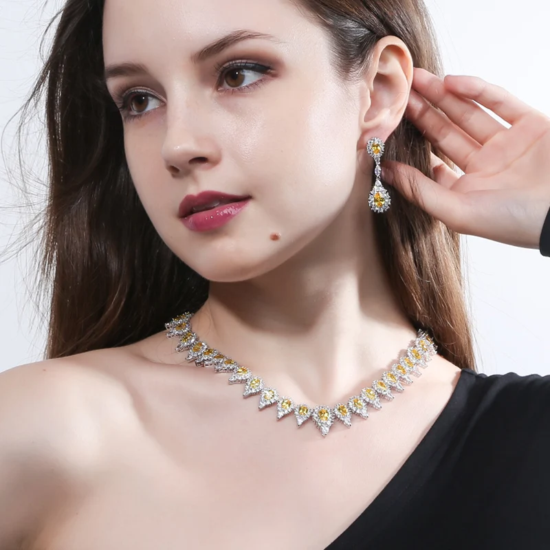 Серьги-подвески с фианитами в форме капли | Украшения и аксессуары