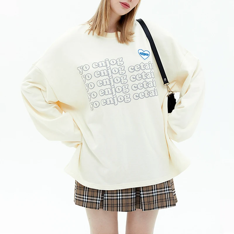 

Hoodies & Sweatshirts