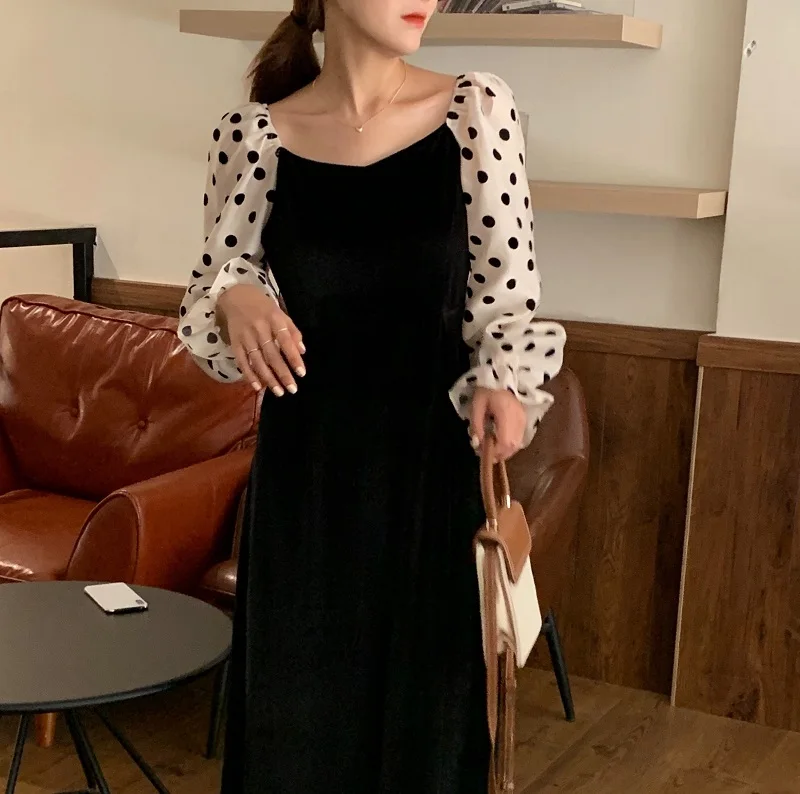 

Korean Ins Early Spring French Style Temperament Style Slimming V-Neckline Velvet Stitching Polka Dot Puff Sleeve Waist