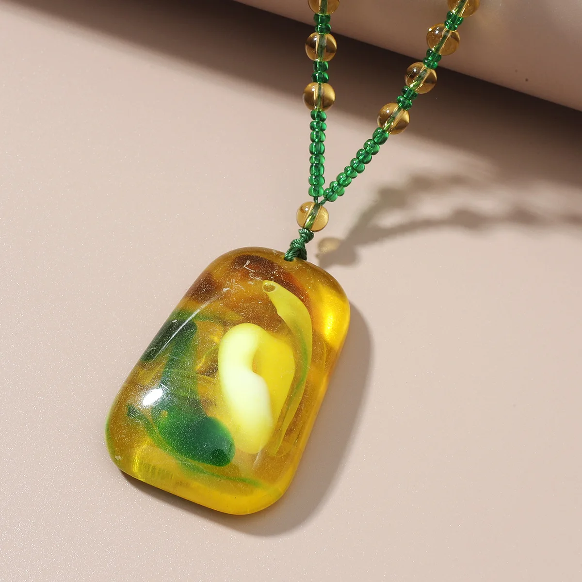 

NEW Fashion resin the geometric Pendant Necklace Vintage sweater Long Necklace Wom