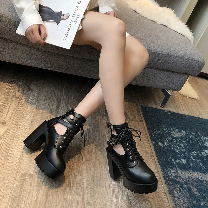 Женские байкерские ботильоны на очень высоком каблуке с пряжкой и ремешком в