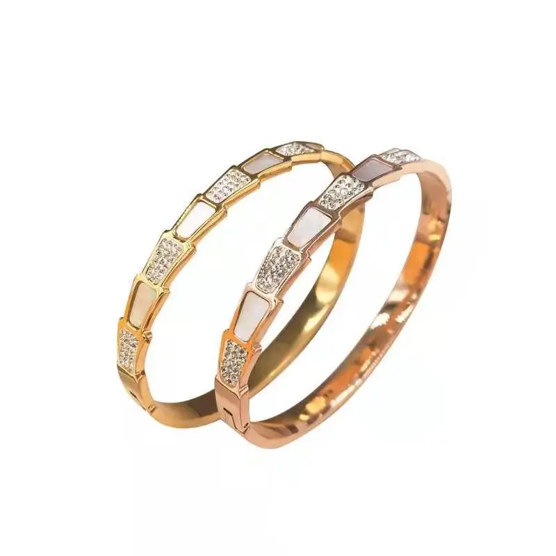

2021 New Product Serpentine Inlaid Zircon White Shell Titanium Steel Bracelet Fashion White Fritillary Snake Rose Bangle