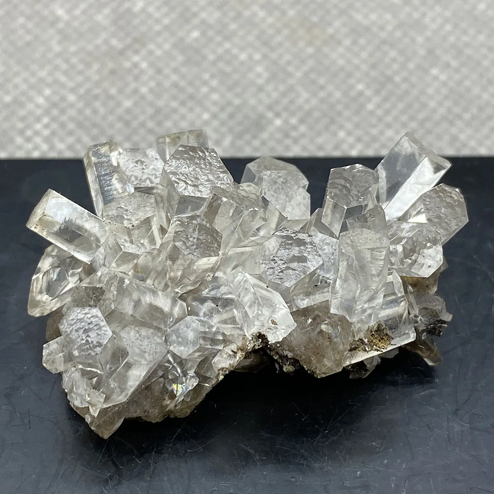 

Natural transparent columnar calcite is rare and extinct in China