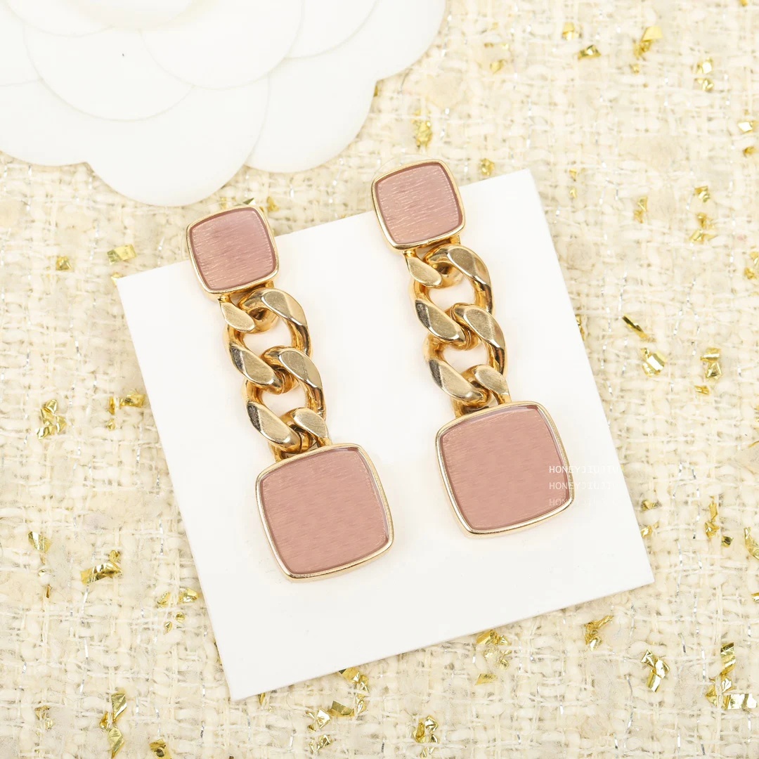 

Famous Brand Pink Crystal Square Pendant Gold Chain Earrings For Women Designer Luxury Jewelry Top Quality France Trends 2021
