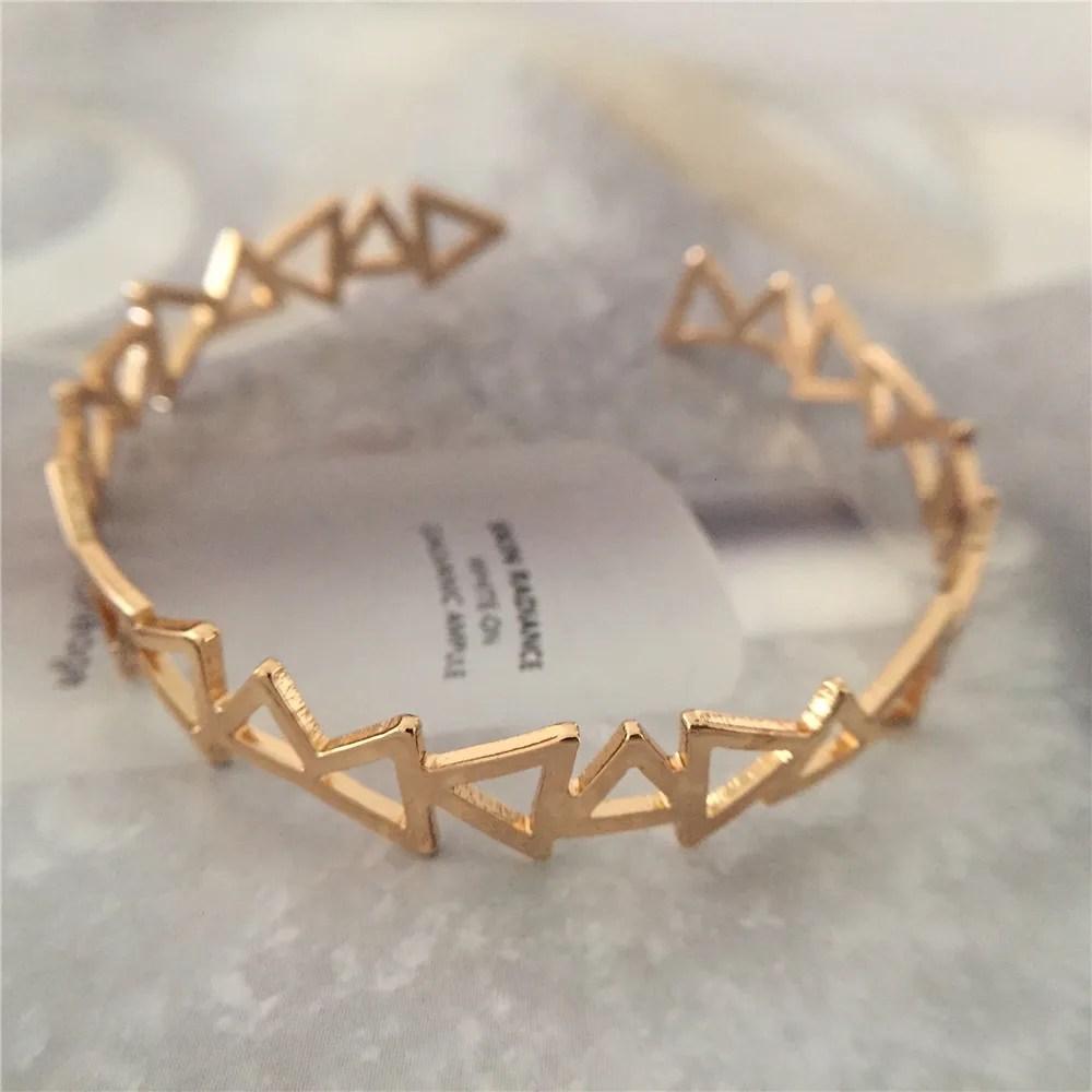 

Trendy Triangle Eye Knot Star Irregular Space Bangle Open For Women Girl Gorgeous Casual Elegant Chic Jewelry Accessory