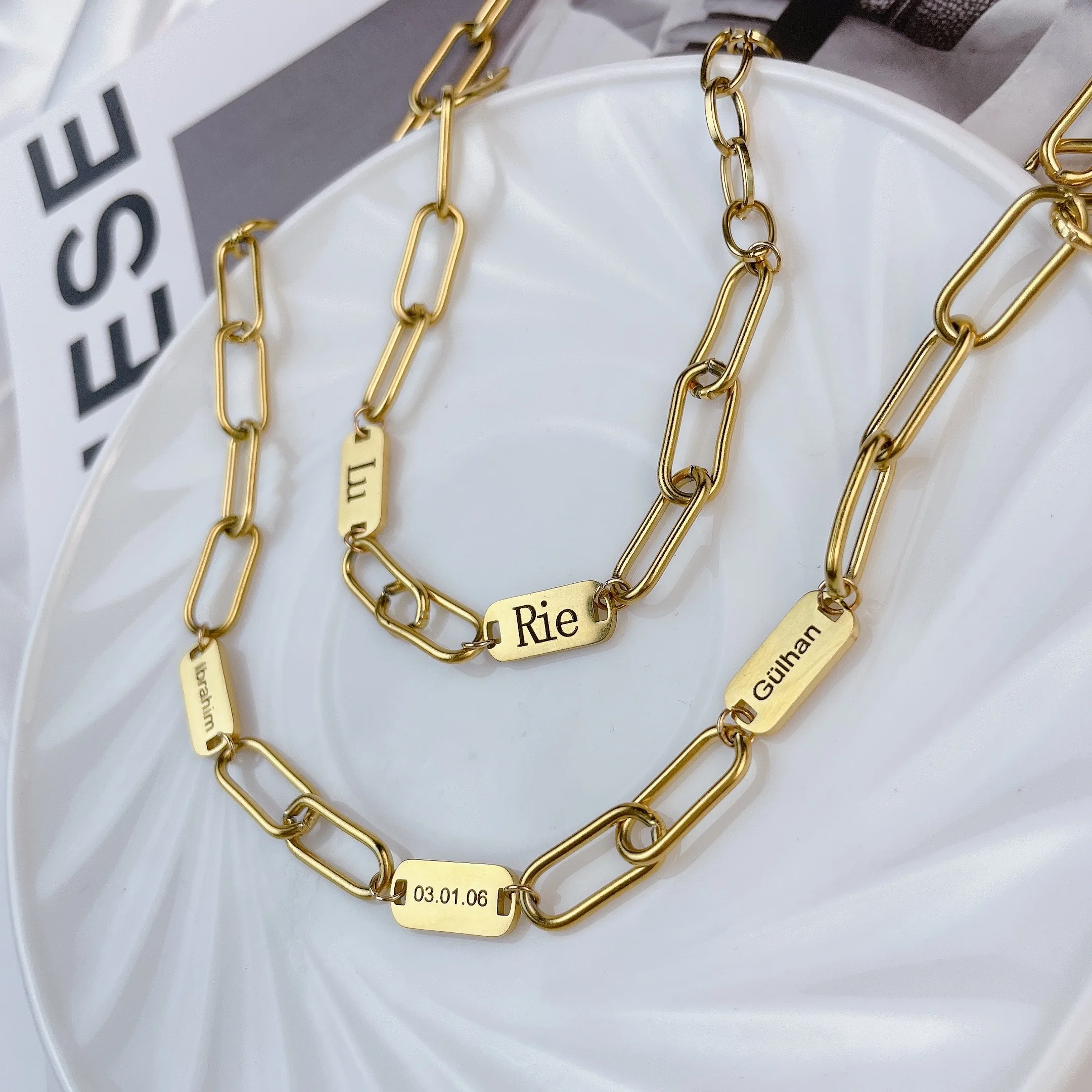 

Customized Name Necklace Personalized Engraving 1-6 Nameplate Pendant Octagonal Chain Ladies Family Jewelry BirthdayGift