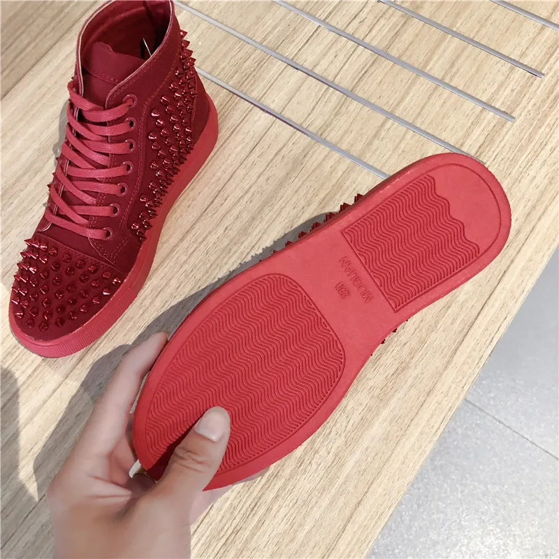 Женские высокие кроссовки с блестками и заклепками со шнуровкой высоким верхом