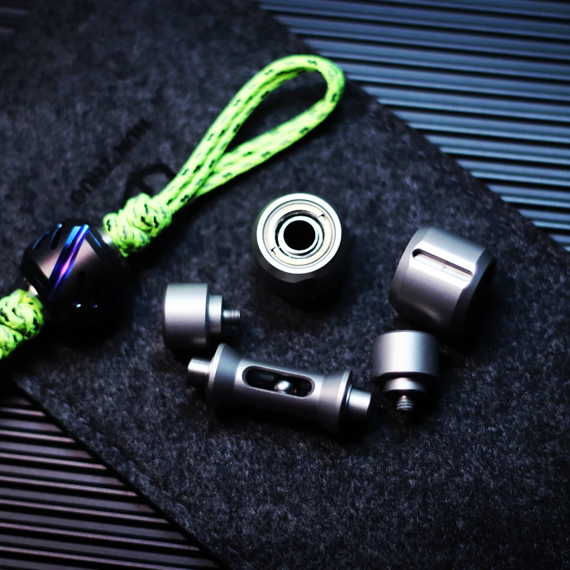 Декомпрессионная игрушка второго поколения из вольфрамовой стали и титанового