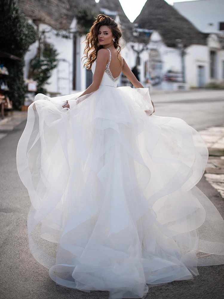 

MNGRL Simple Retro Sleeveless V-neck Bridal Dresses White Lace Fluffy Skirt Backless Plus Size Wedding Dress